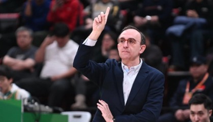 开云体育官网-辽宁男篮8分险胜！完成大逆转，布罗金顿首秀3分，莫兰德爆发