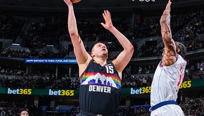 开云体育app-1胜9负，夺冠热门慢慢倒下！作为联盟第一人，或许你被高估了